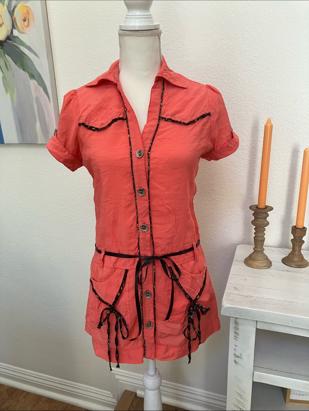 Y2k Women’s Coral Short-Sleeve Button Front Tunic Top with Black Trim
